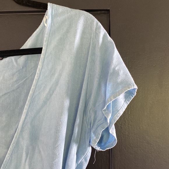 Women’s STYLE ENVY Light Denim Cap Sleeve Wrap Dress Sz L - Picture 4 of 5